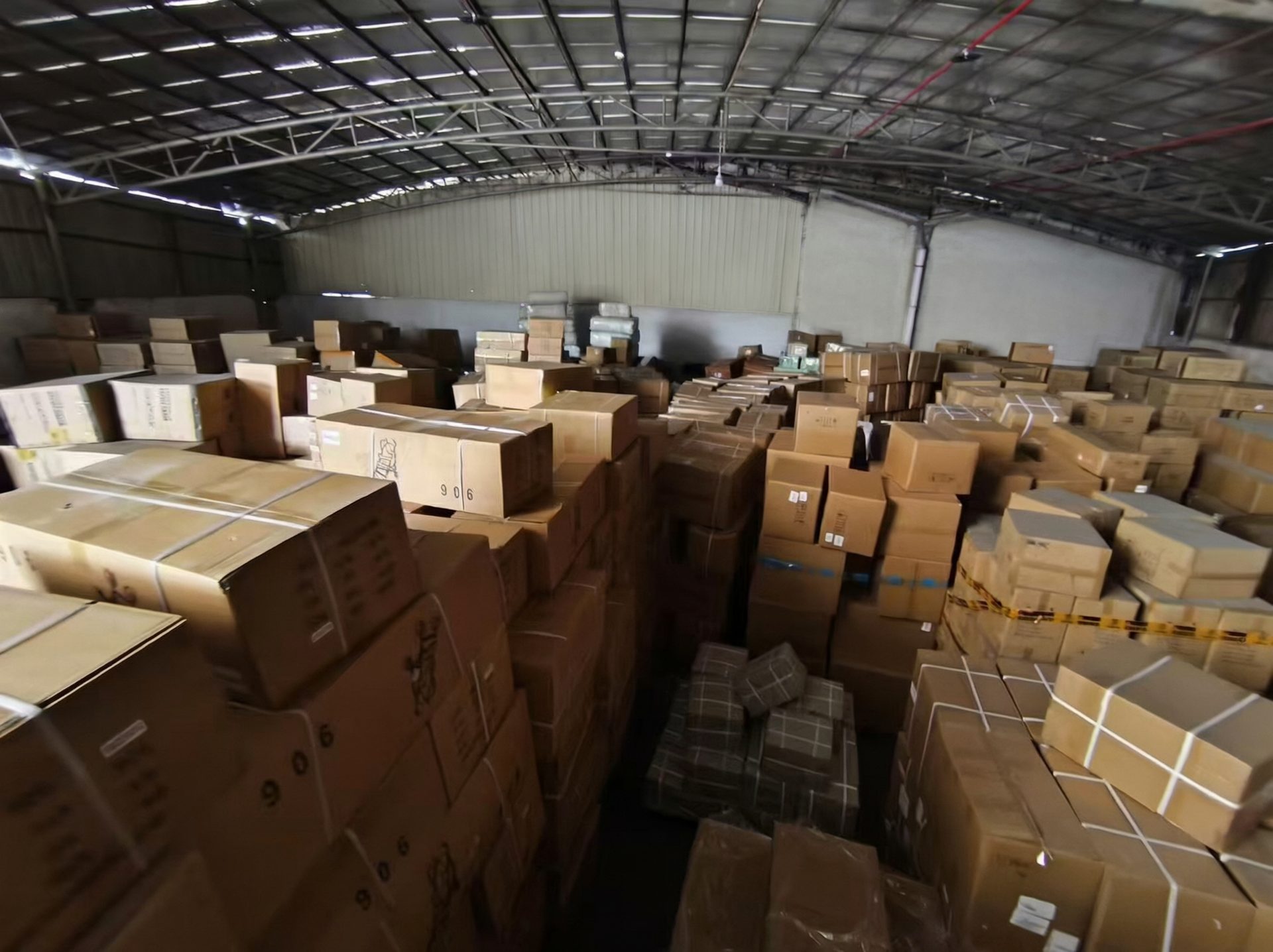 KAPON warehouse and shipment staging